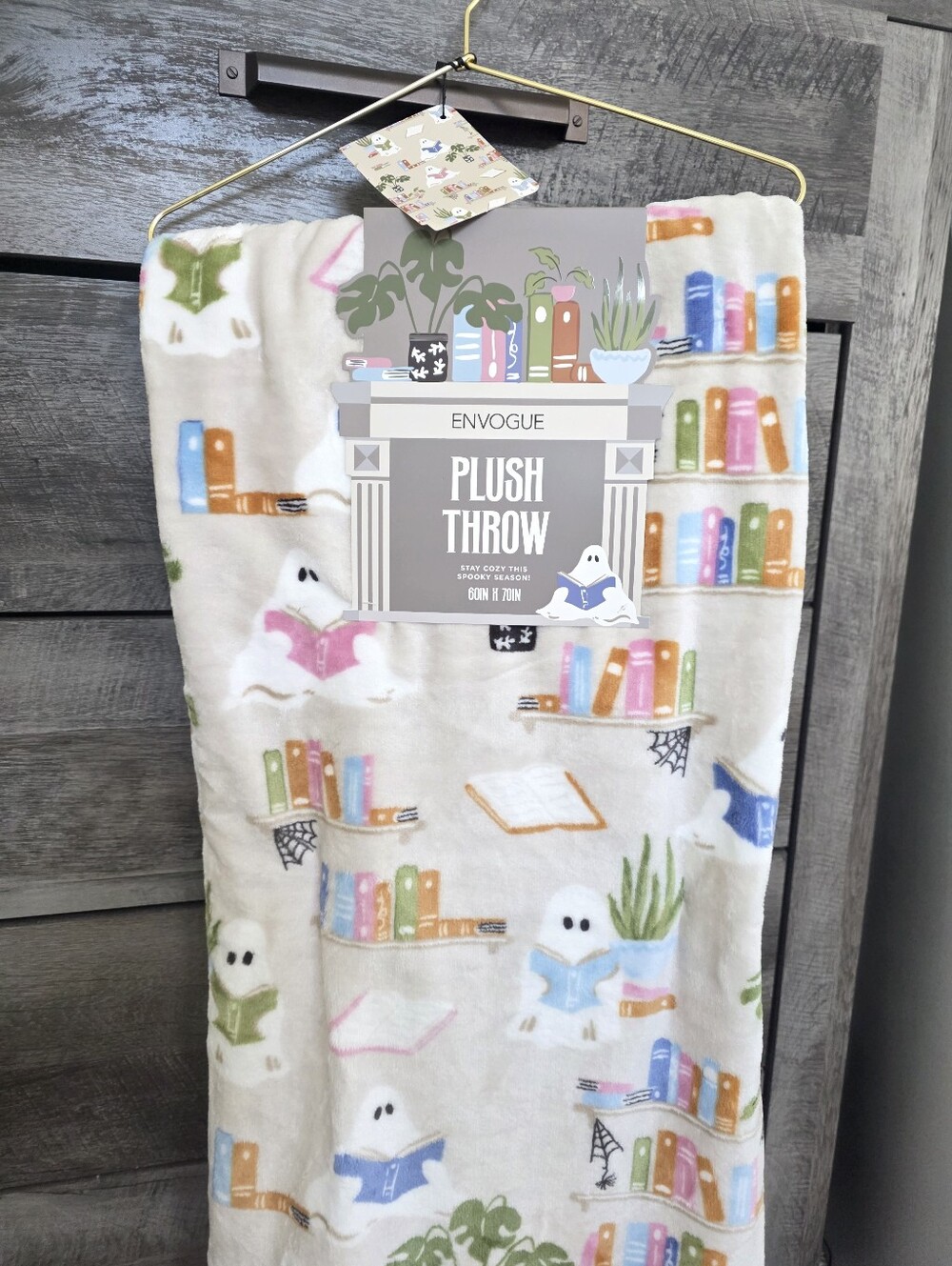 Envogue Ghost Reading a Book Halloween Throw Blanket New